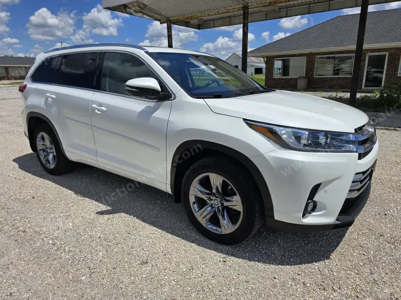 2018 Toyota Highlander Limited AWD photo 1