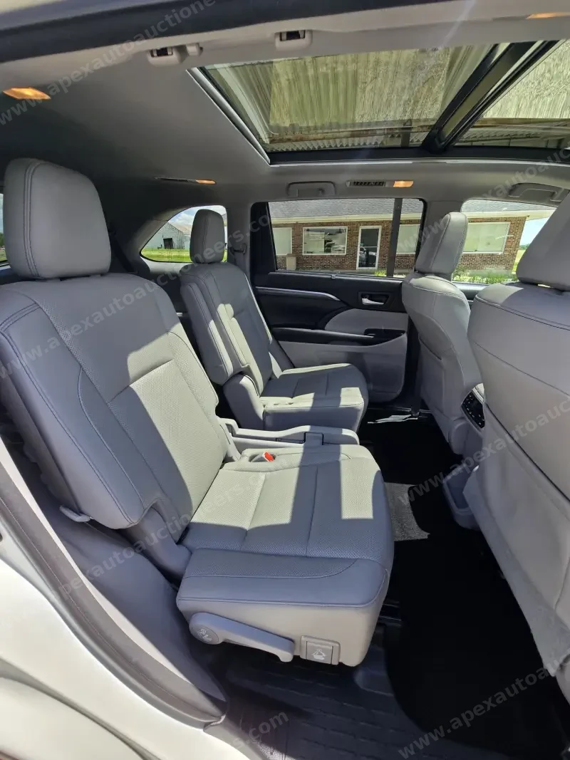 2018 Toyota Highlander Limited AWD photo 9