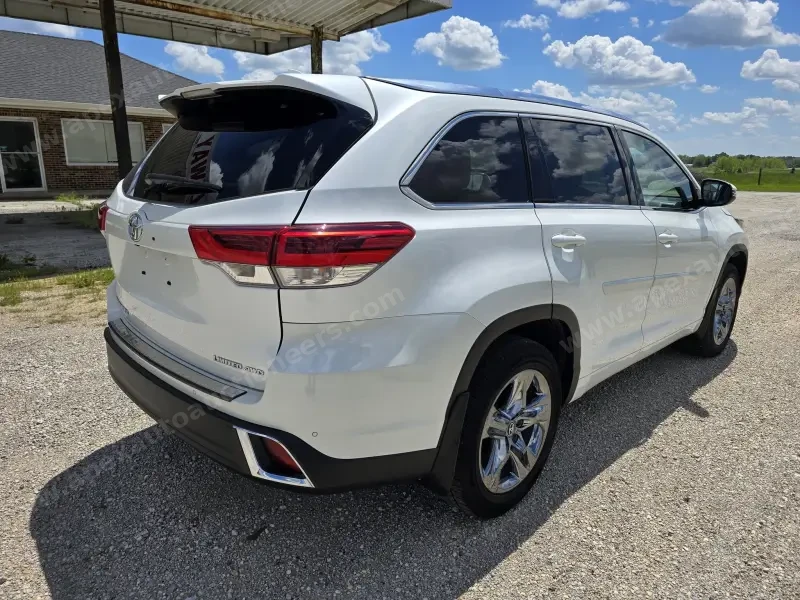 2018 Toyota Highlander Limited AWD photo 38