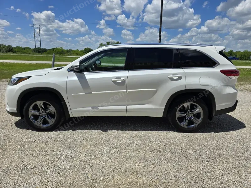 2018 Toyota Highlander Limited AWD photo 35