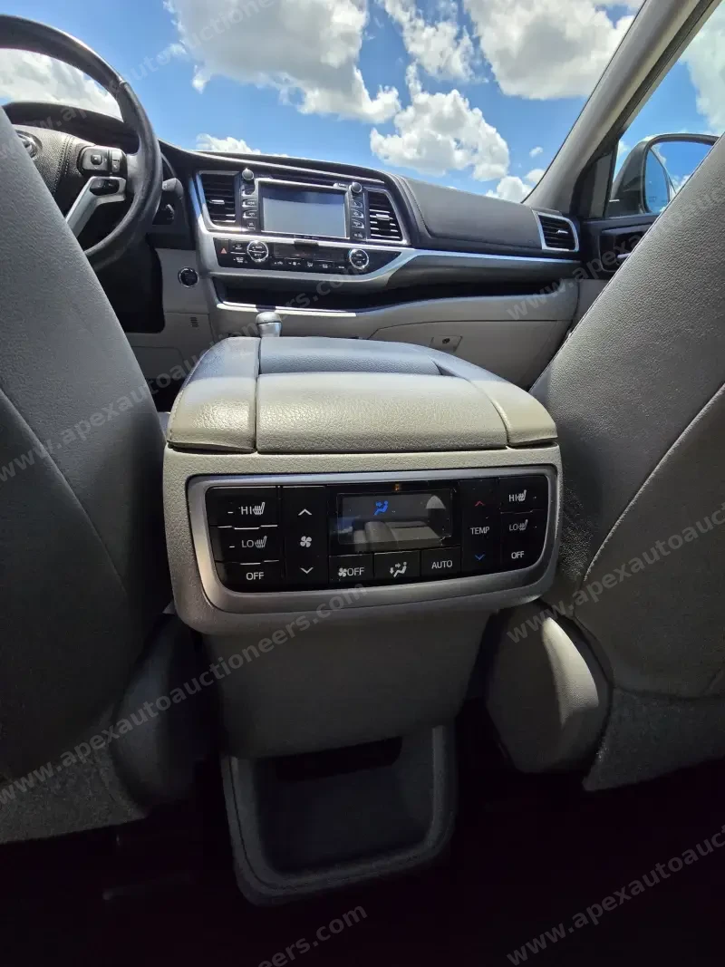2018 Toyota Highlander Limited AWD photo 12