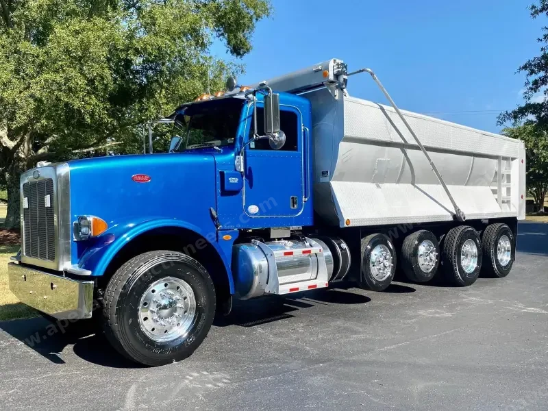 2014 Peterbilt 367 Dump Truck photo 13
