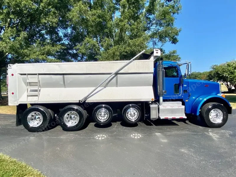 2014 Peterbilt 367 Dump Truck photo 14