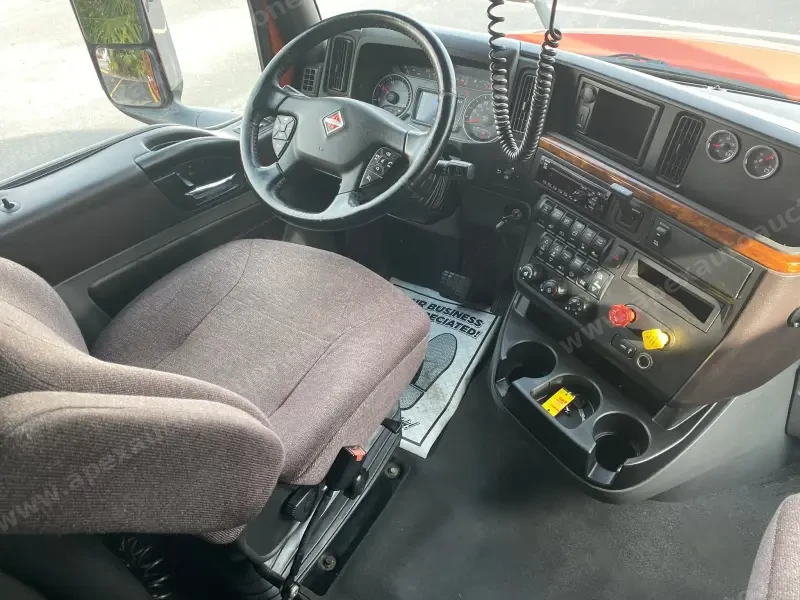 2018 International LT photo 34