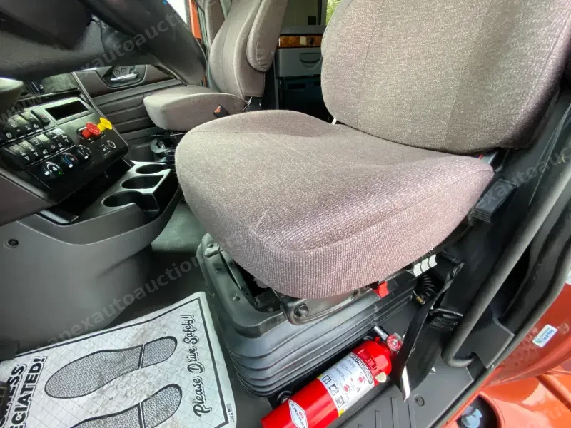 2018 International LT photo 21
