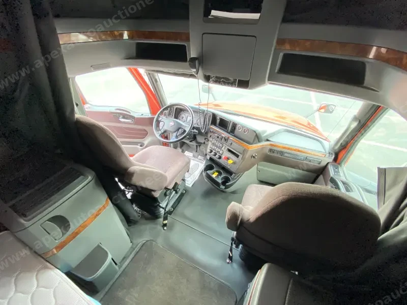 2018 International LT photo 24