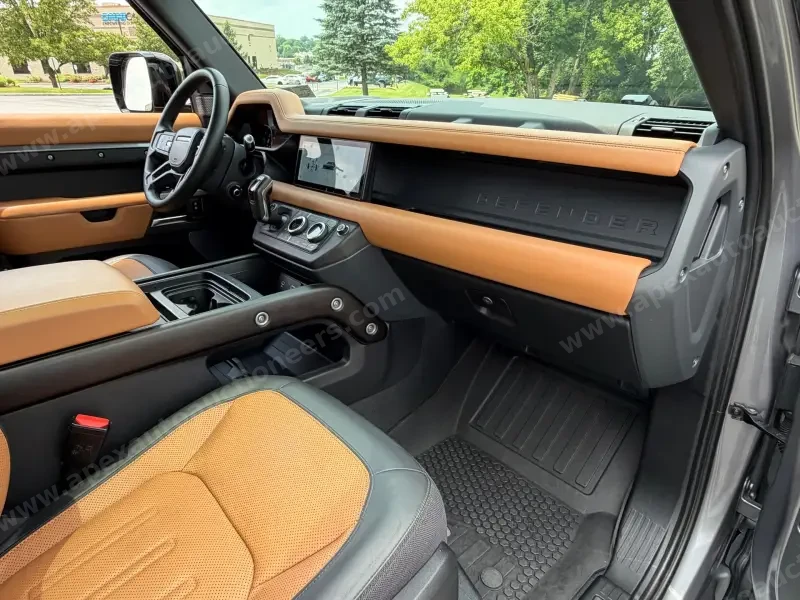 2021 Land Rover Defender 110 X Sport photo 31