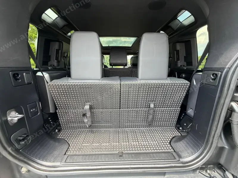 2021 Land Rover Defender 110 X Sport photo 12