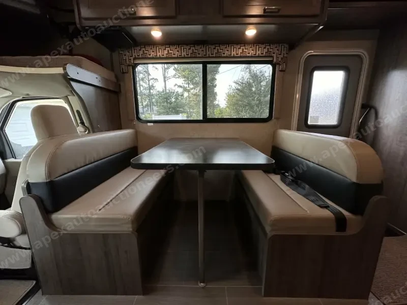 2018 Winnebago Spirit 25B photo 23