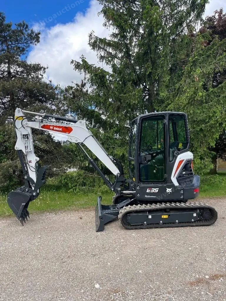 2020 Bobcat E35 Excavator photo 3