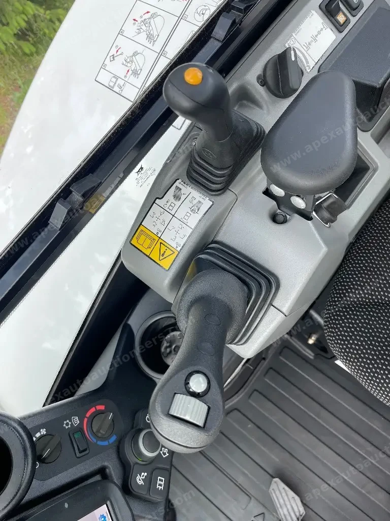 2020 Bobcat E35 Excavator photo 9