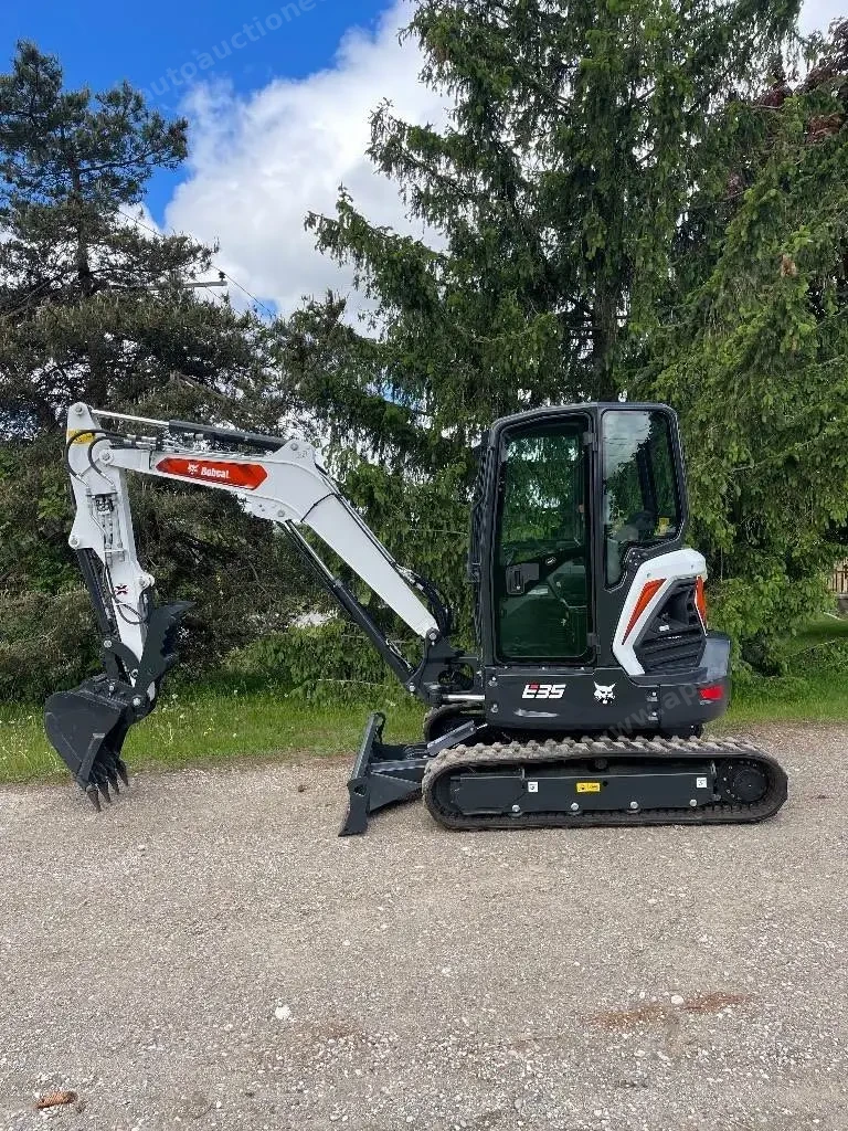 2020 Bobcat E35 Excavator photo 4