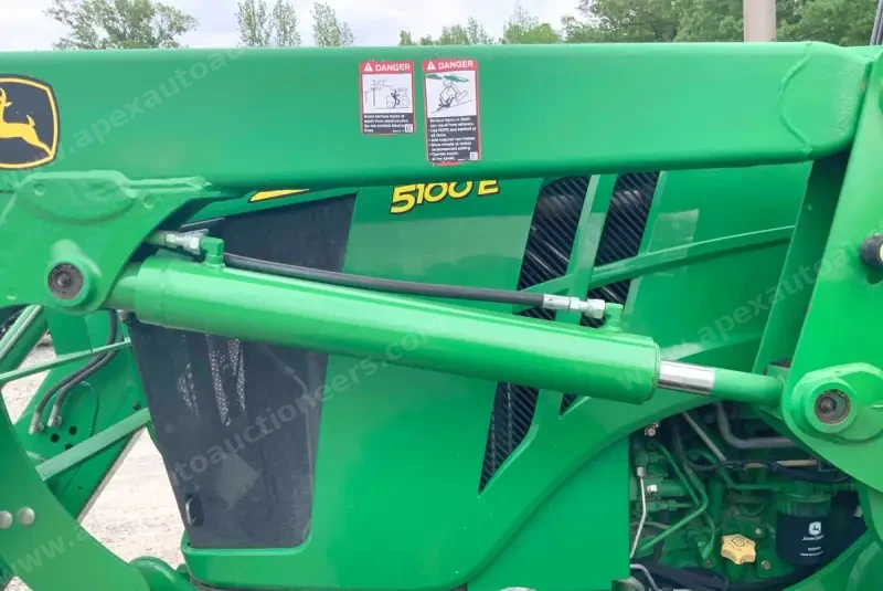 2013 John Deere 5100E MFWD photo 63