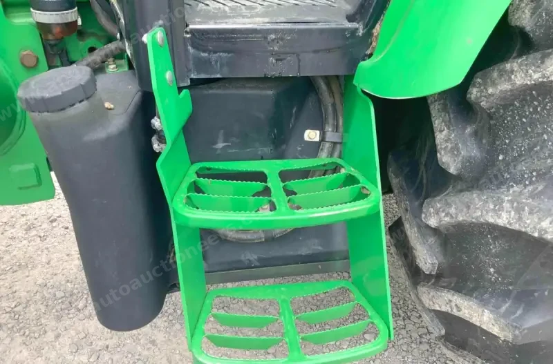 2013 John Deere 5100E MFWD photo 30