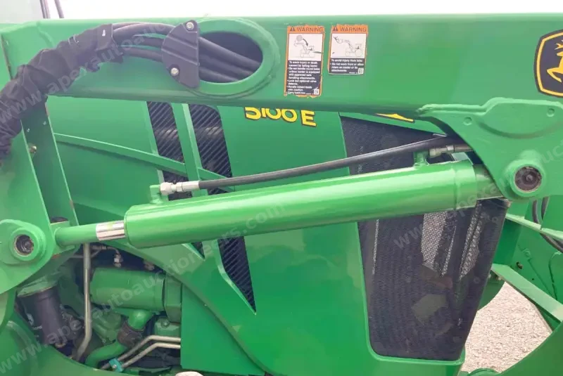 2013 John Deere 5100E MFWD photo 60