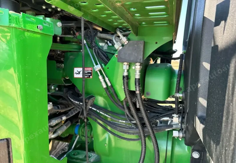 2018 John Deere 9620RX photo 16