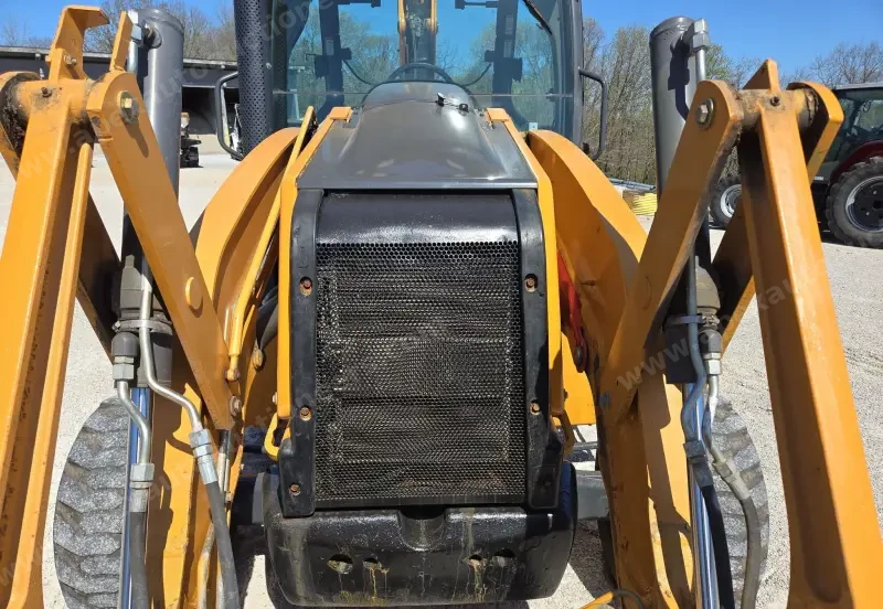2016 Case 580 Super N photo 103