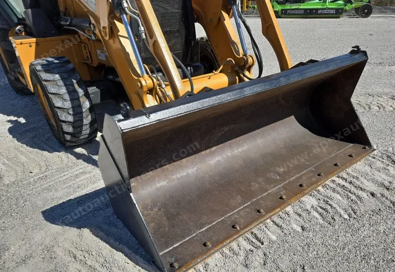 2016 Case 580 Super N photo 26