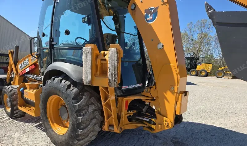 2016 Case 580 Super N photo 48