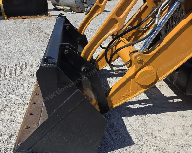 2016 Case 580 Super N photo 28