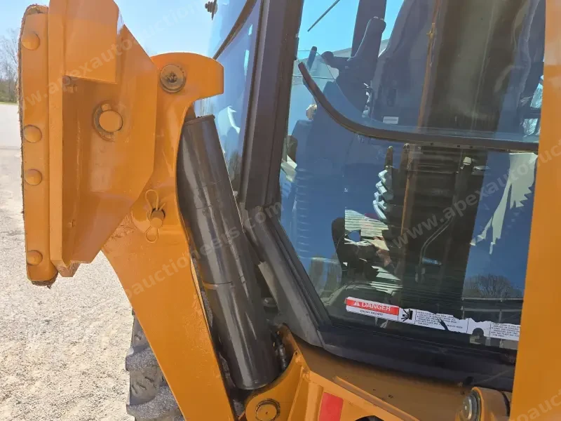 2016 Case 580 Super N photo 53