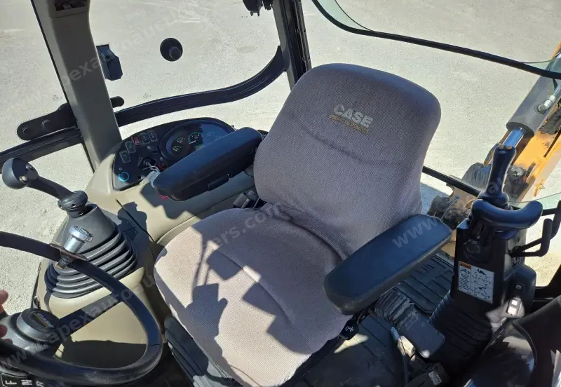 2016 Case 580 Super N photo 111