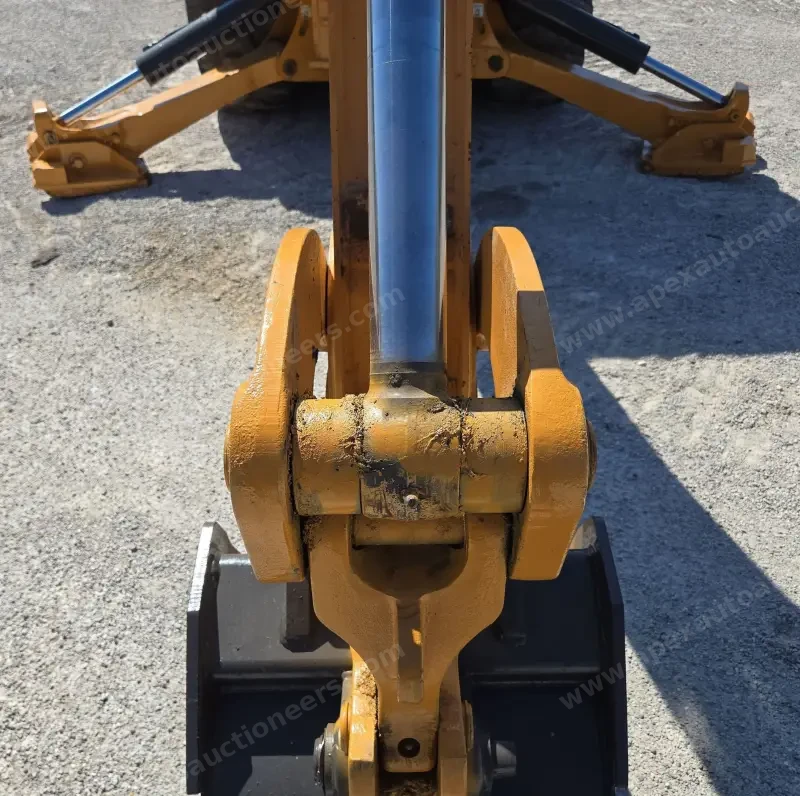 2016 Case 580 Super N photo 70