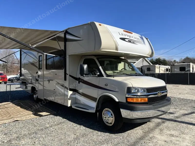 2019 Coachmen Leprechaun 260DS photo 2