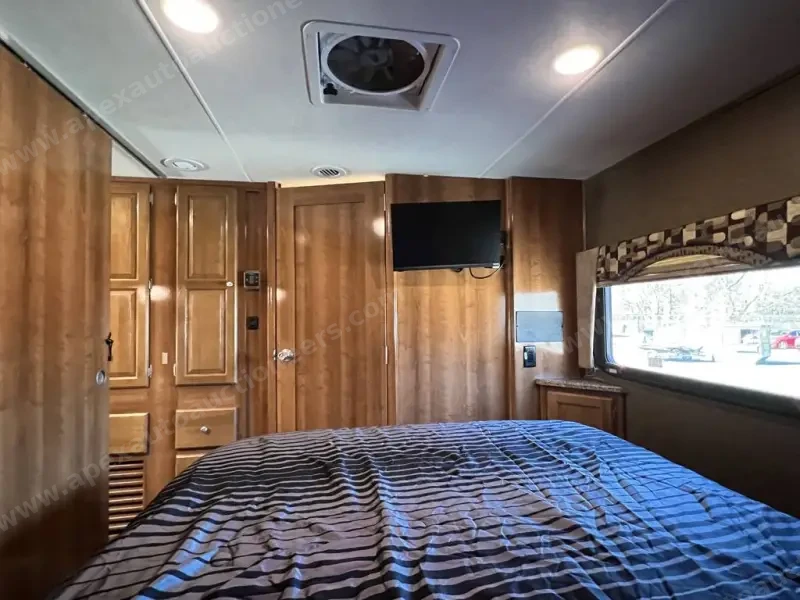 2019 Coachmen Leprechaun 260DS photo 7