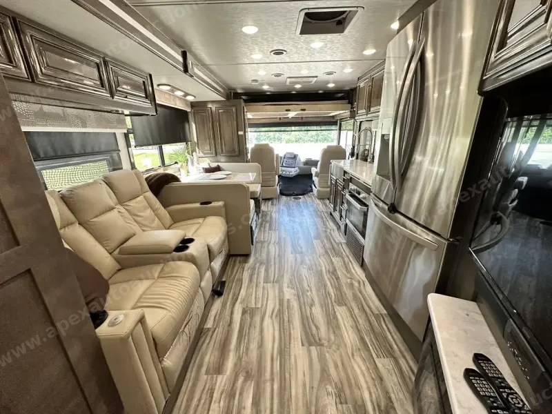 2021 Georgetown GT7 36k photo 25