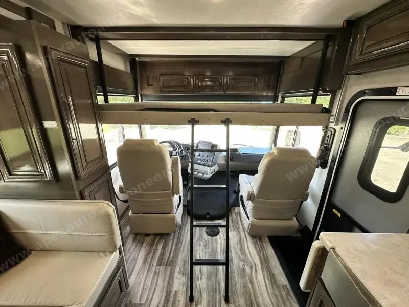 2021 Georgetown GT7 36k photo 20