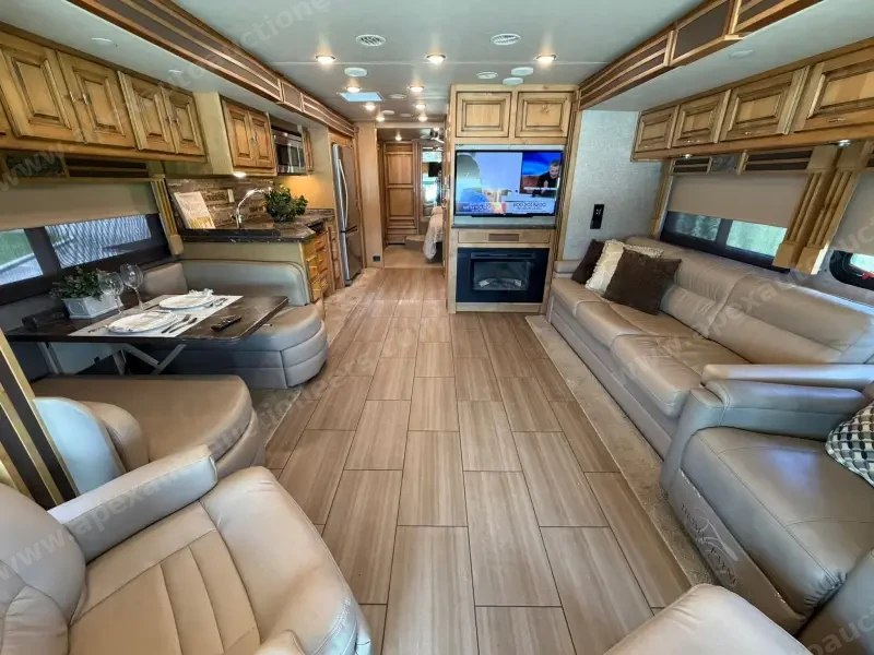 2018 Tiffin Allegro Red 33AA photo 3