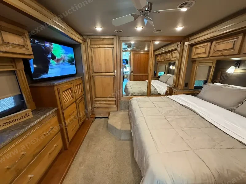 2018 Tiffin Allegro Red 33AA photo 24