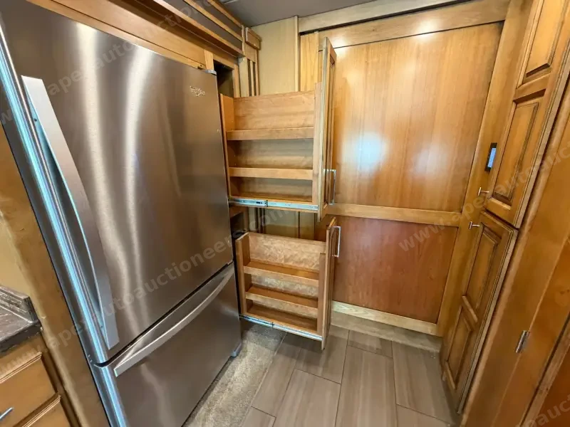 2018 Tiffin Allegro Red 33AA photo 29