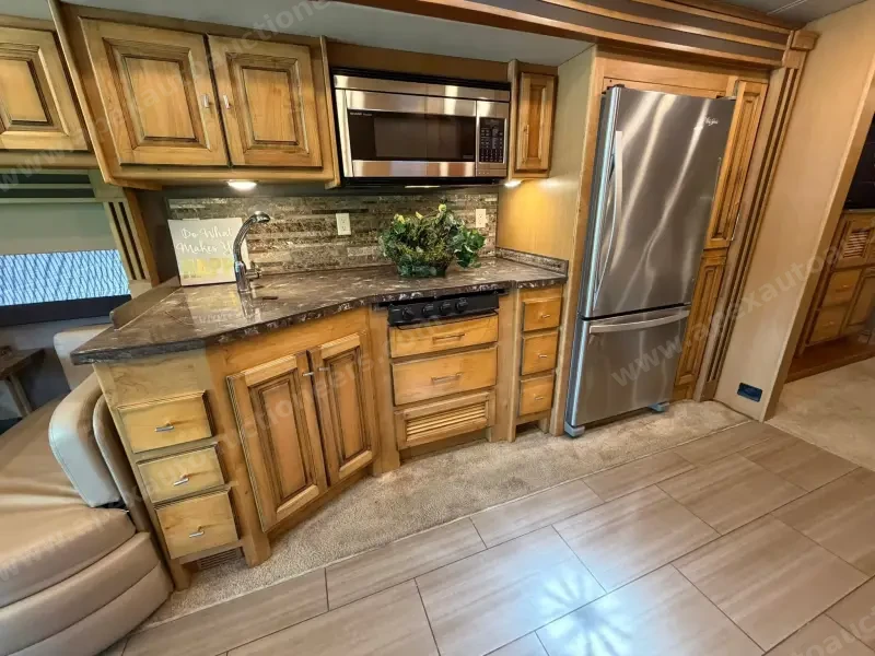 2018 Tiffin Allegro Red 33AA photo 34