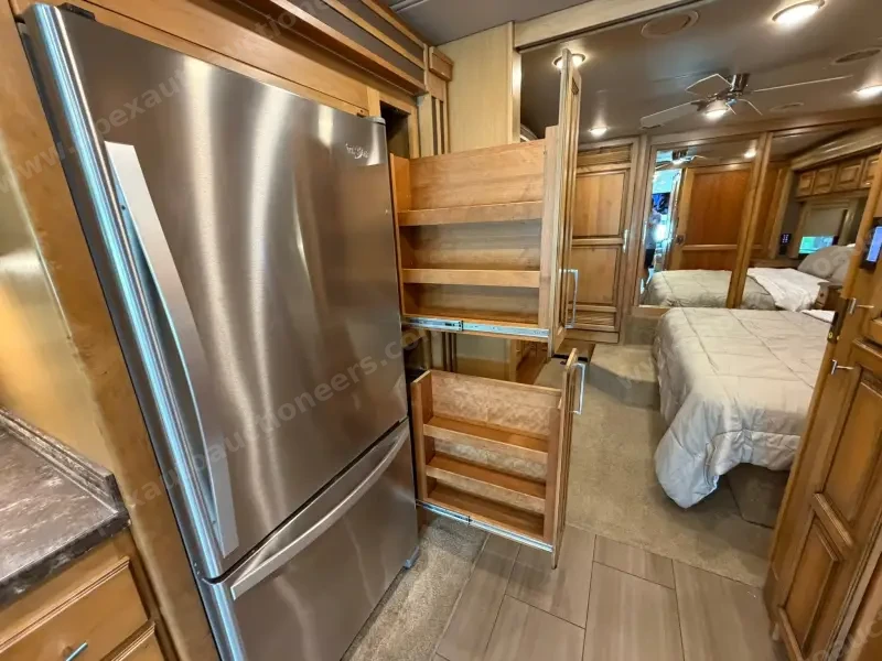 2018 Tiffin Allegro Red 33AA photo 11