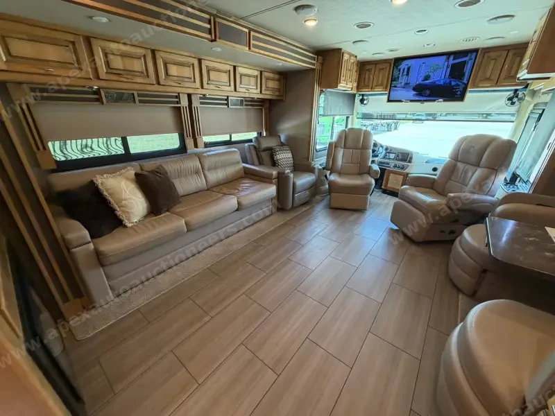 2018 Tiffin Allegro Red 33AA photo 12