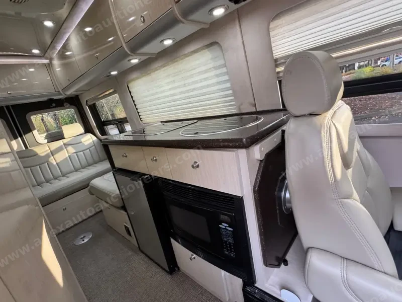 2011 Airstream Interstate 3500 Lounge photo 21