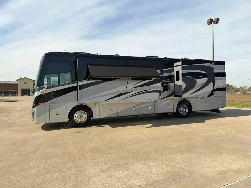 2020 Tiffin Phaeton 37BH photo 25