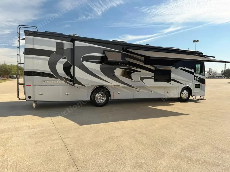 2020 Tiffin Phaeton 37BH photo 15