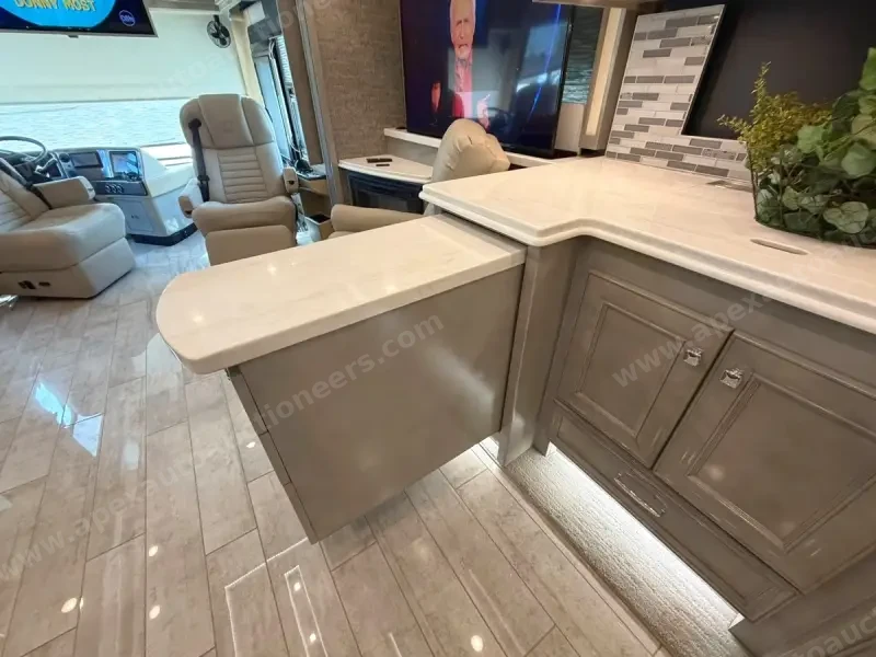2020 Tiffin Phaeton 37BH photo 31