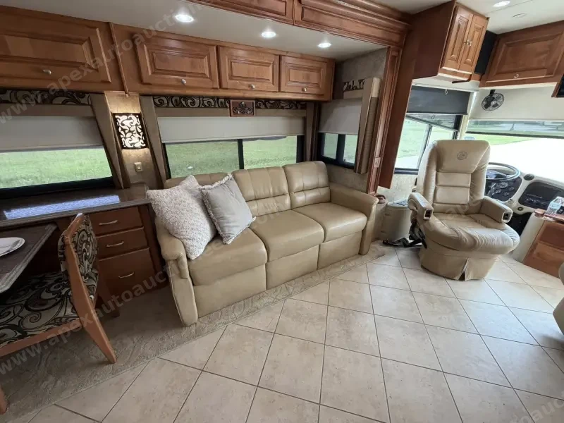 2011 Tiffin Phaeton 40QTH photo 31