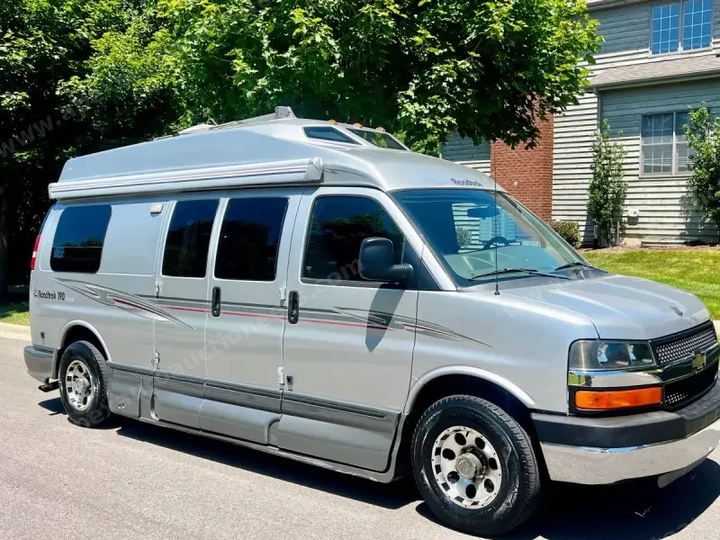 2011 Roadtrek Versatile 190 photo 1