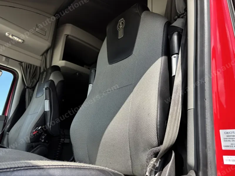 2021 Kenworth T680 photo 13