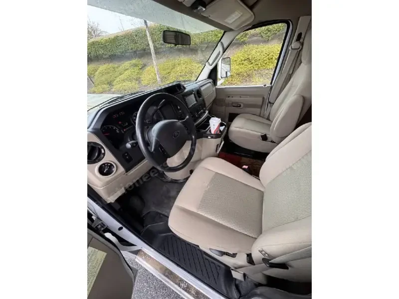 2015 Winnebago Minnie Winnie 22R photo 29