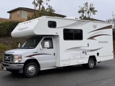 2015 Winnebago Minnie Winnie 22R
