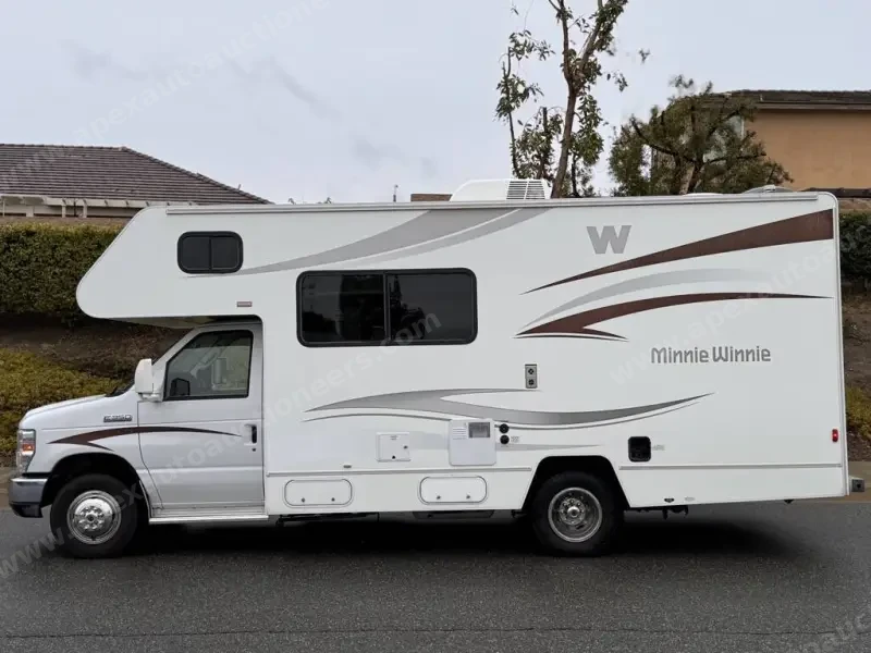 2015 Winnebago Minnie Winnie 22R photo 69