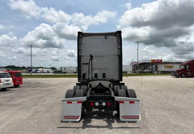 2022 Kenworth T680 photo 6
