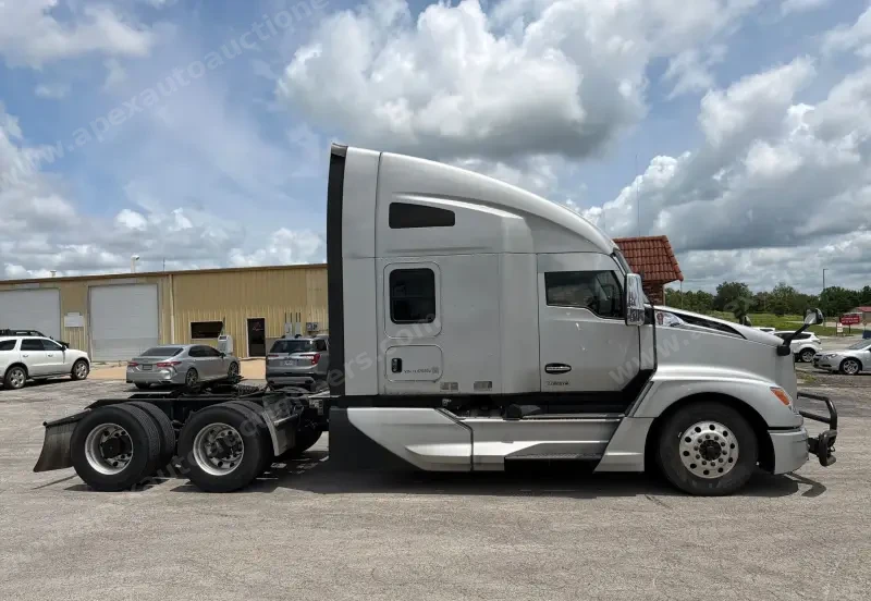 2022 Kenworth T680 photo 4
