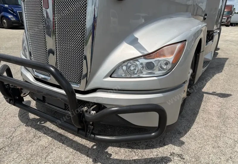 2022 Kenworth T680 photo 10